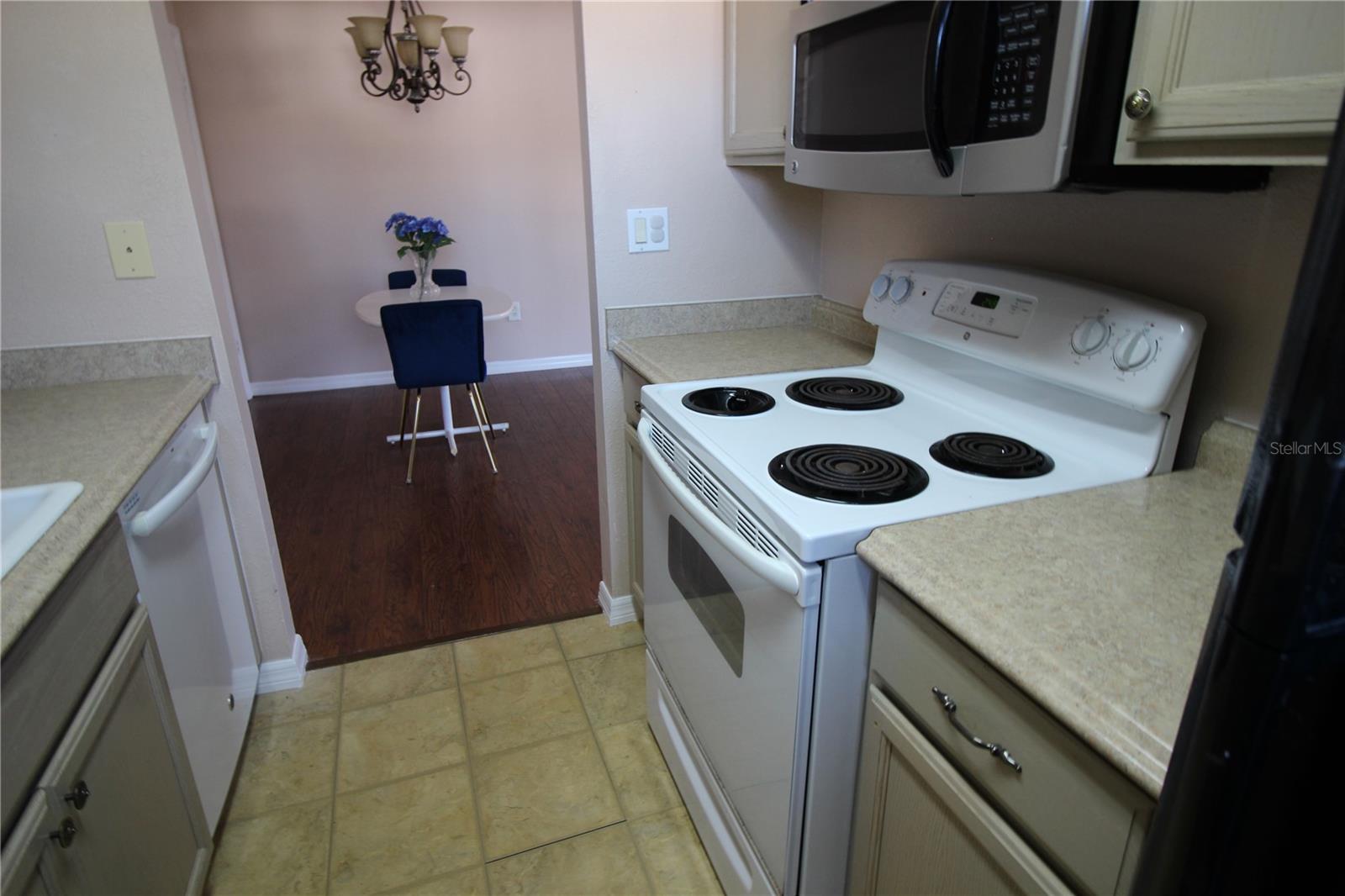 U8253343 Property Photo