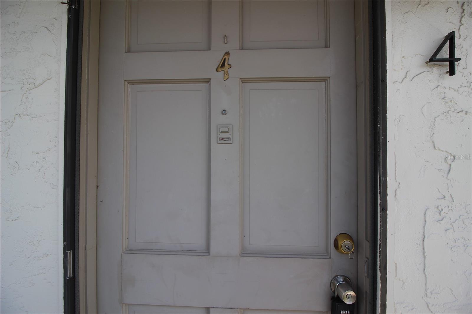 U8253343 Property Photo