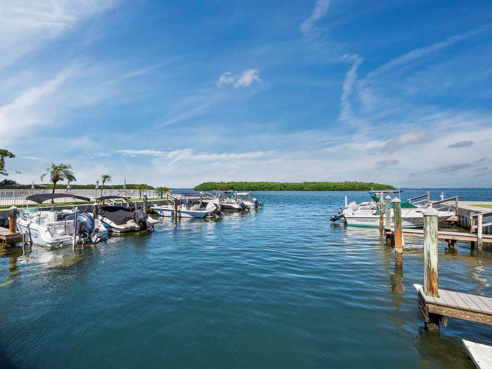 569 SUTTON PL, LONGBOAT KEY, FL, 34228