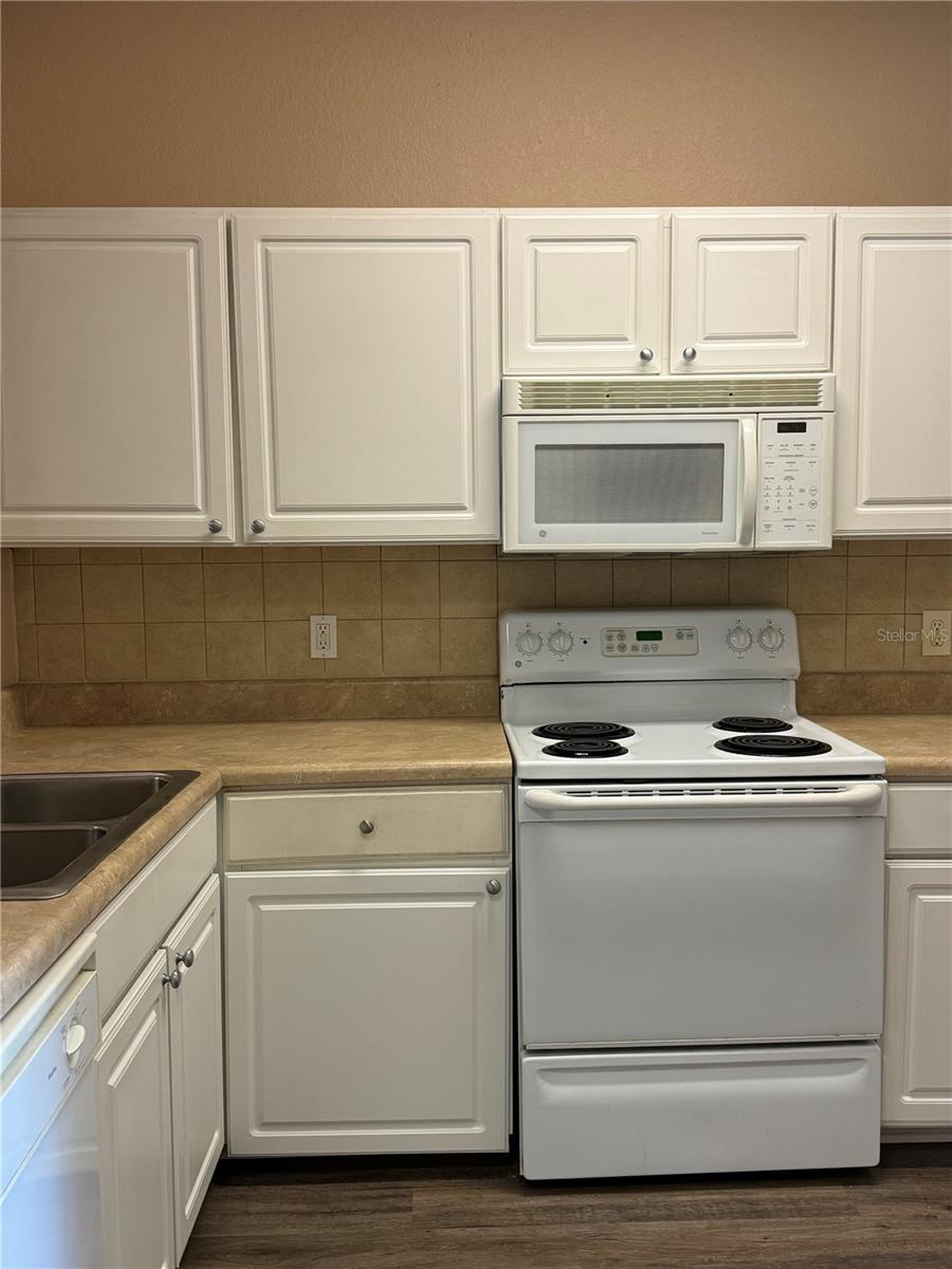 4961 NW 43RD AVE #105, GAINESVILLE, FL, 32606