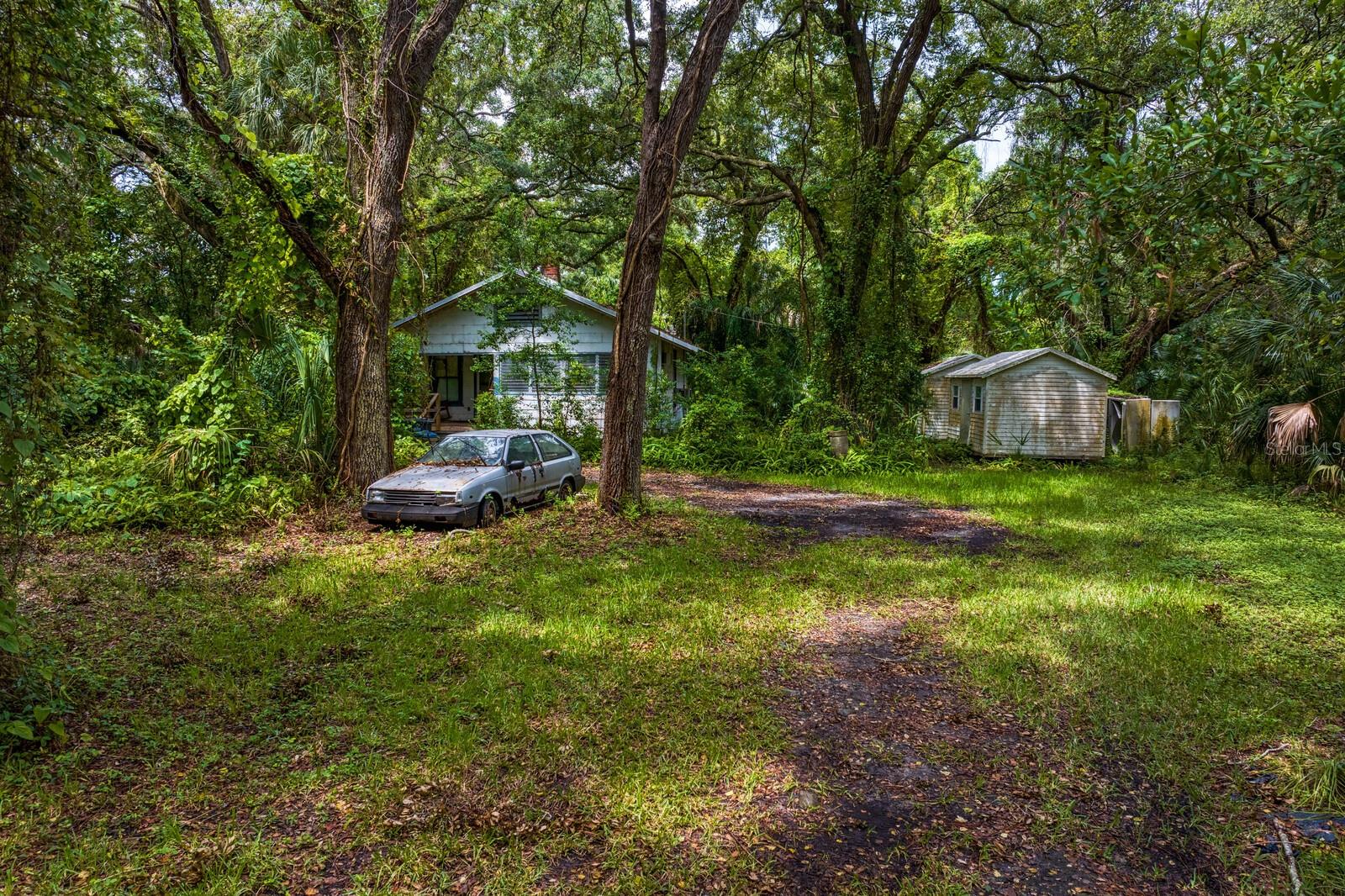 8004 BAY DR, TAMPA, FL, 33635