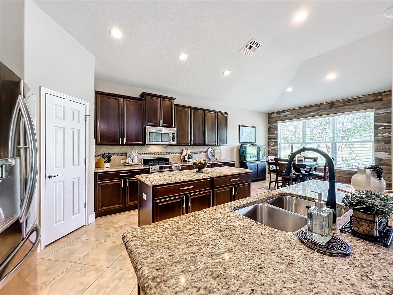 30115 KLADRUBY PT, MOUNT DORA, FL, 32757