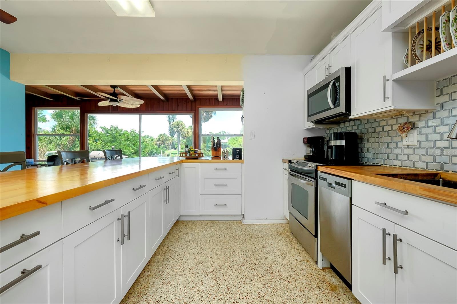 9027 E RIVER RD, VENICE, FL, 34293