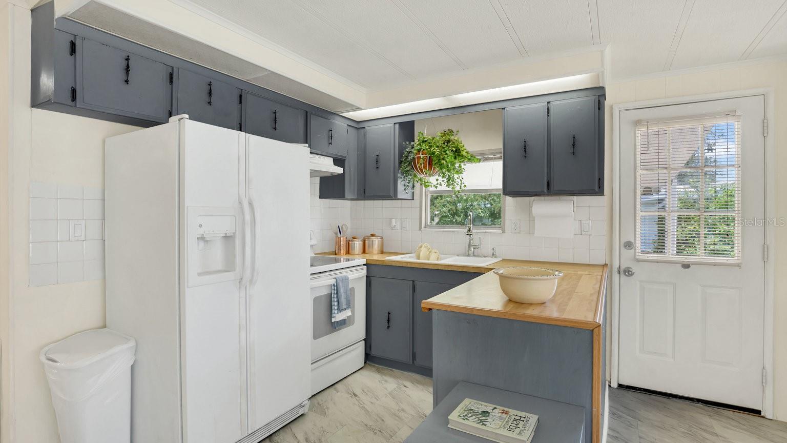 3572 BLOSSOM CIR, ZELLWOOD, FL, 32798