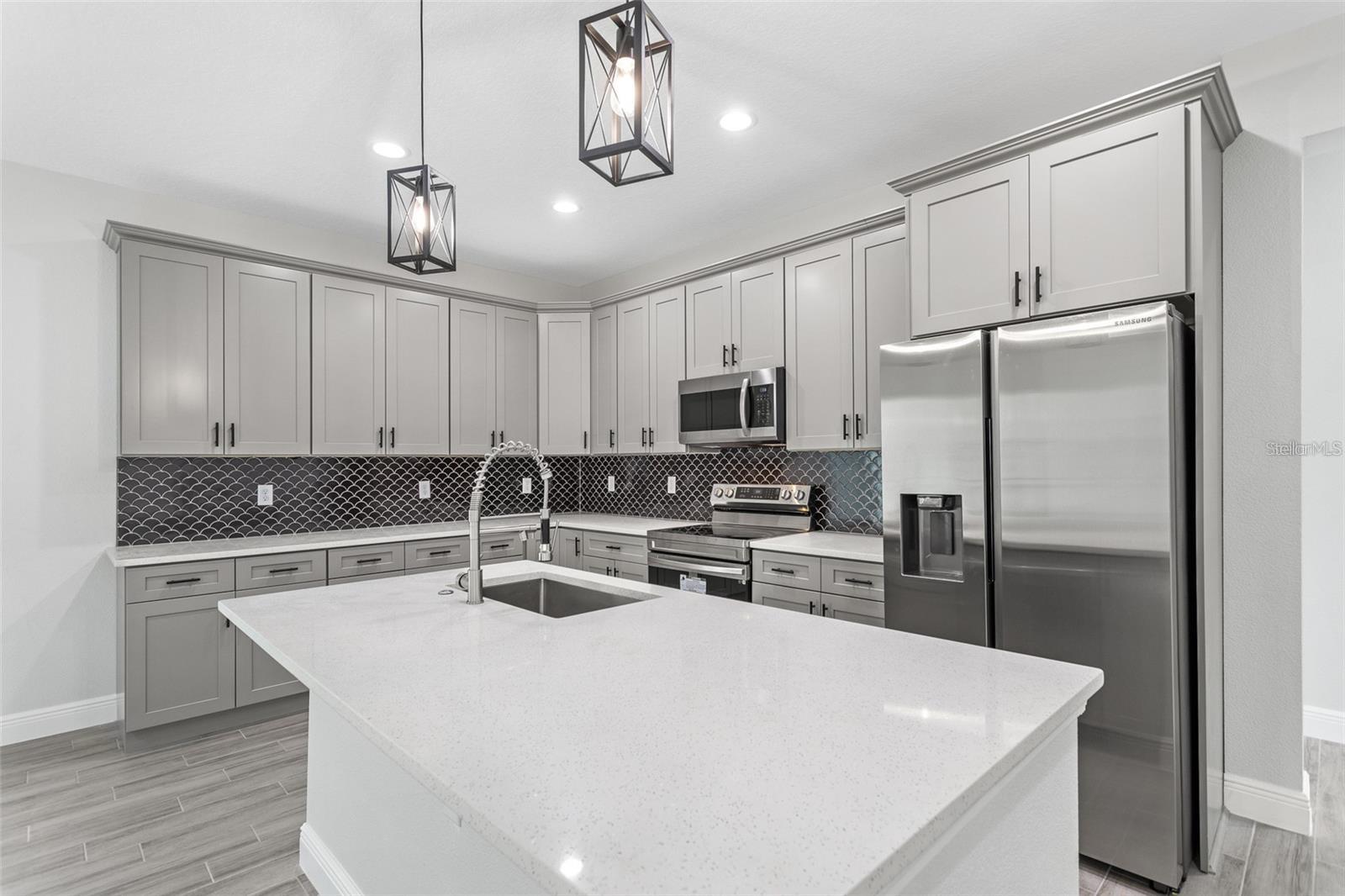 971 11TH AVE, DELAND, FL, 32724