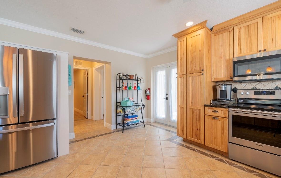 213 75TH ST, HOLMES BEACH, FL, 34217