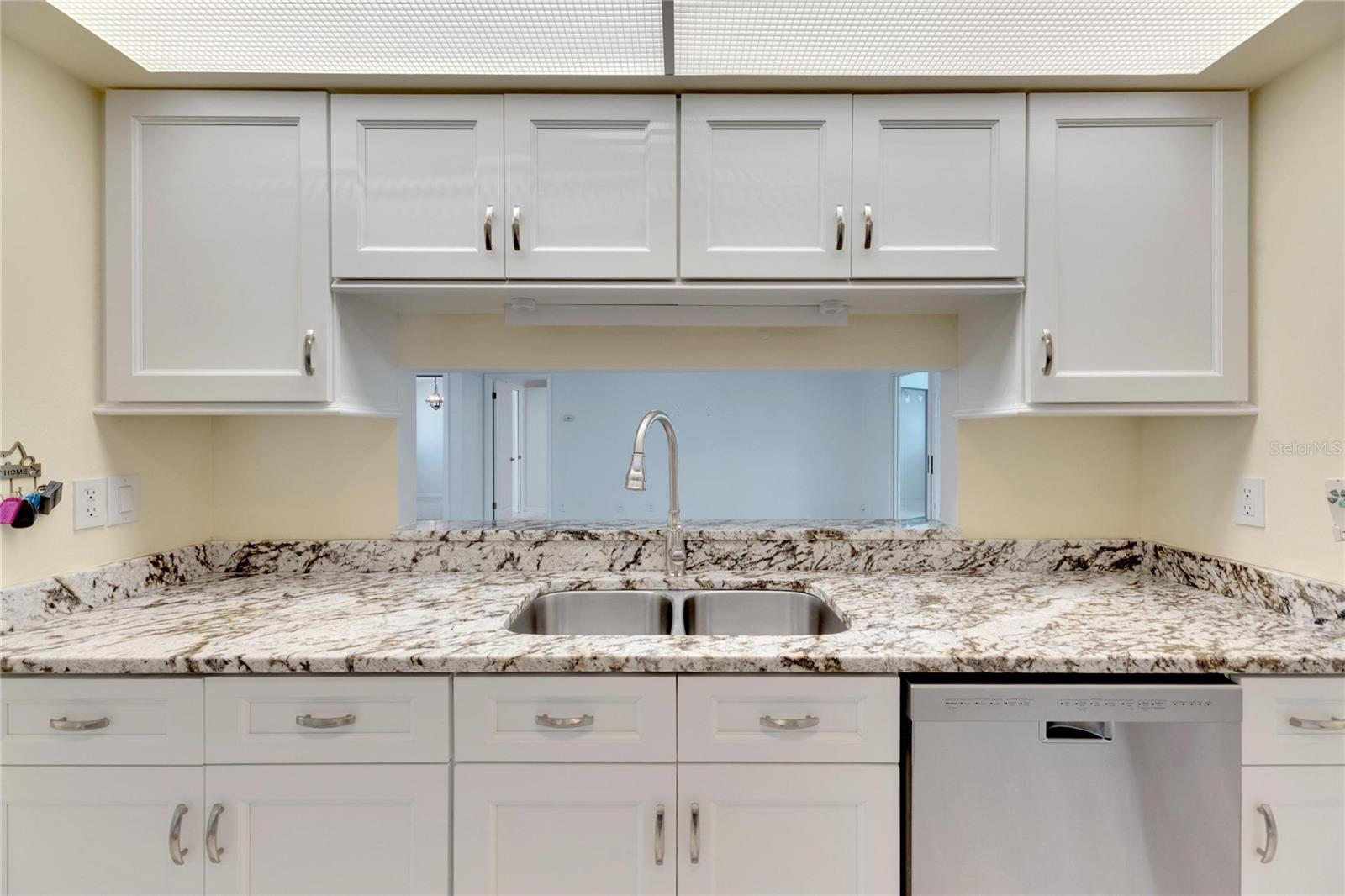 2028 BERRY ROBERTS DR #52, SUN CITY CENTER, FL, 33573