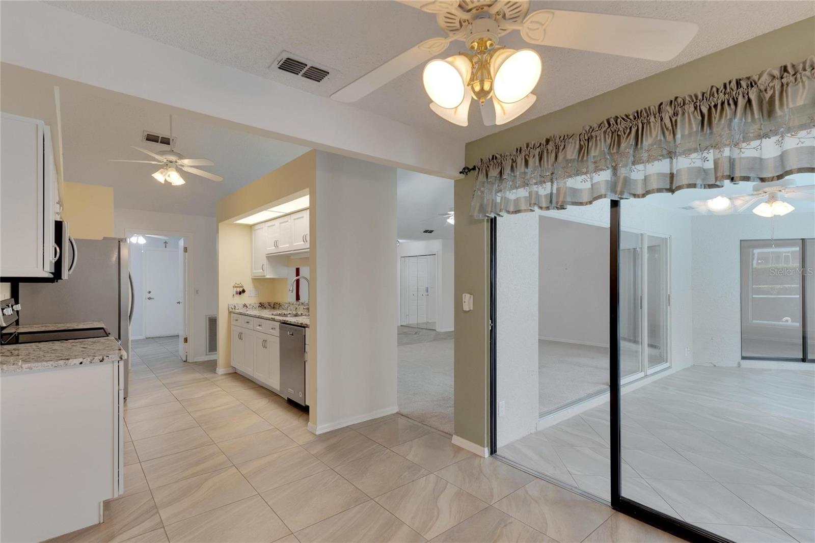 2028 BERRY ROBERTS DR #52, SUN CITY CENTER, FL, 33573