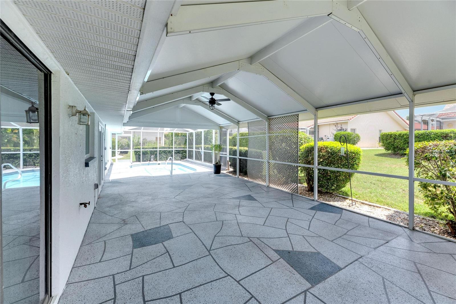 2028 BERRY ROBERTS DR #52, SUN CITY CENTER, FL, 33573