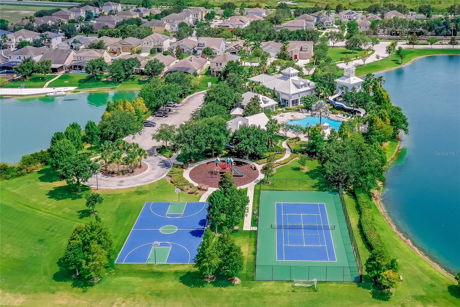 1126 WHITEWATER BAY DR, GROVELAND, FL, 34736