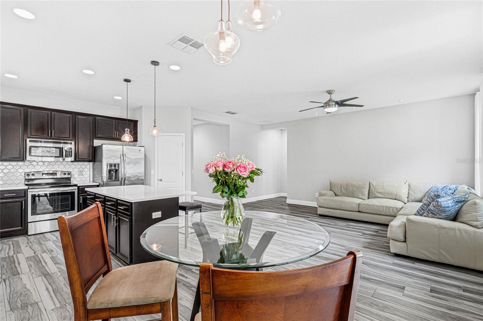 1126 WHITEWATER BAY DR, GROVELAND, FL, 34736