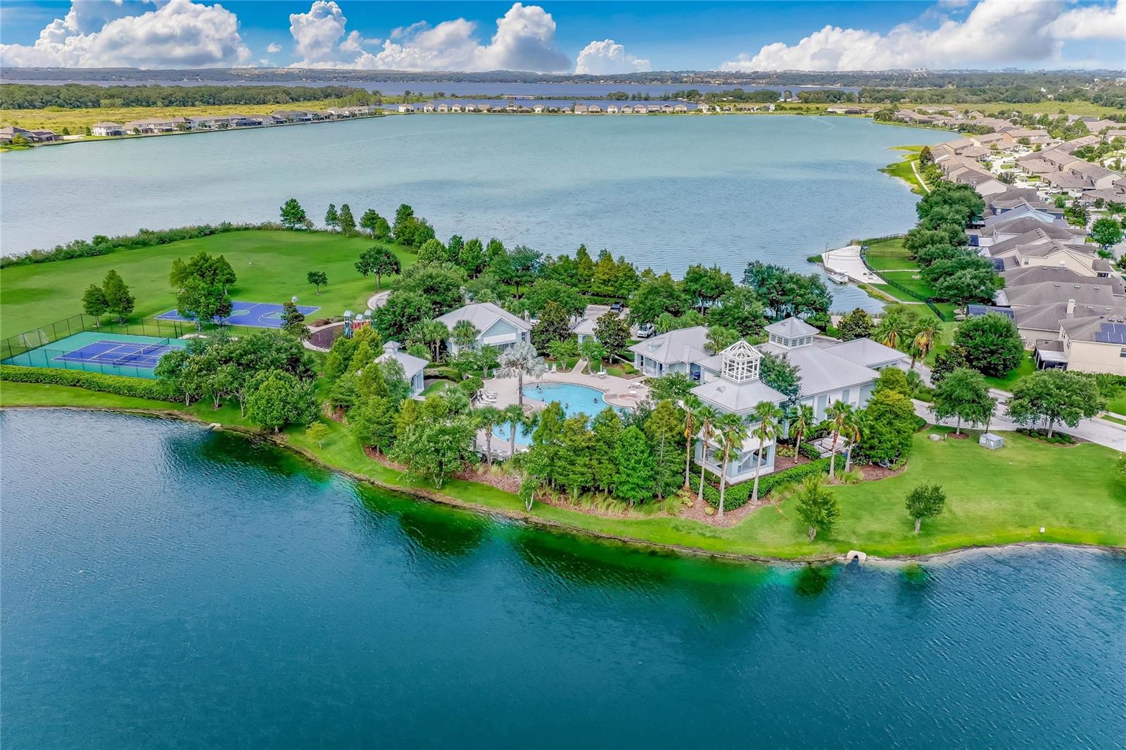 1126 WHITEWATER BAY DR, GROVELAND, FL, 34736