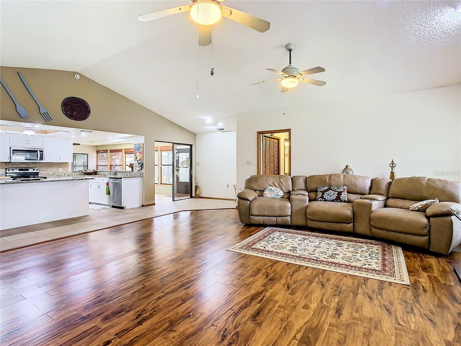 3015 FOREST CLUB DR, PLANT CITY, FL, 33566