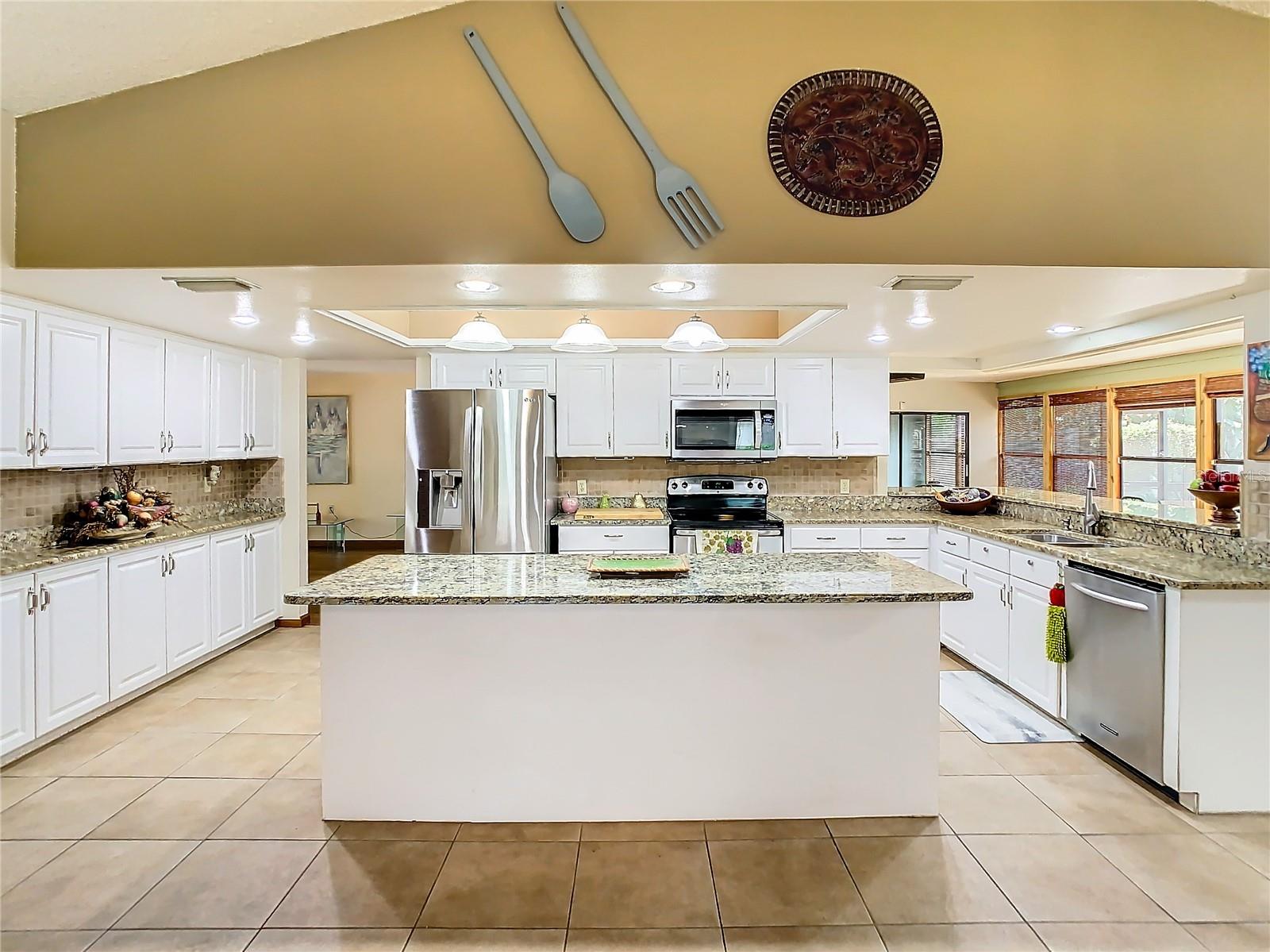 3015 FOREST CLUB DR, PLANT CITY, FL, 33566