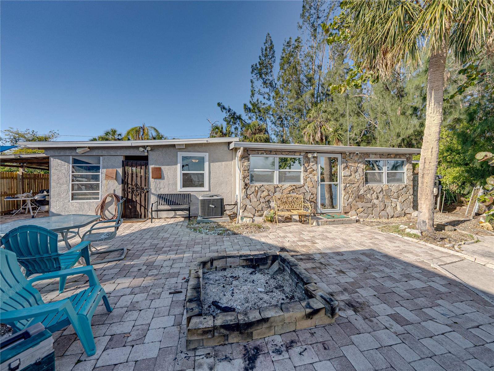 1422 BAYSHORE RD, RUSKIN, FL, 33570