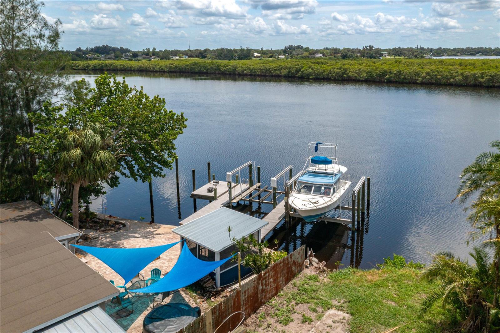 1422 BAYSHORE RD, RUSKIN, FL, 33570