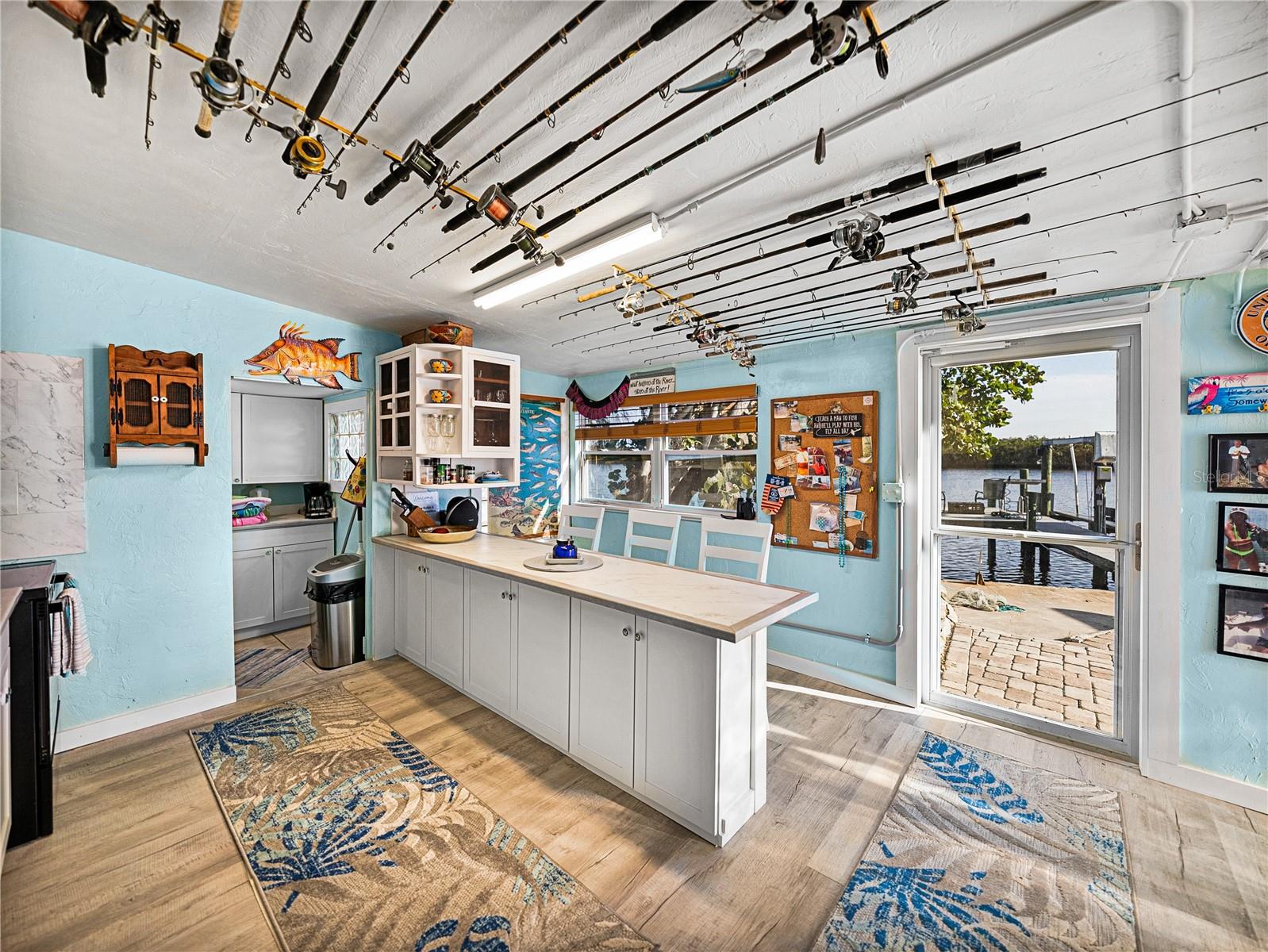 1422 BAYSHORE RD, RUSKIN, FL, 33570