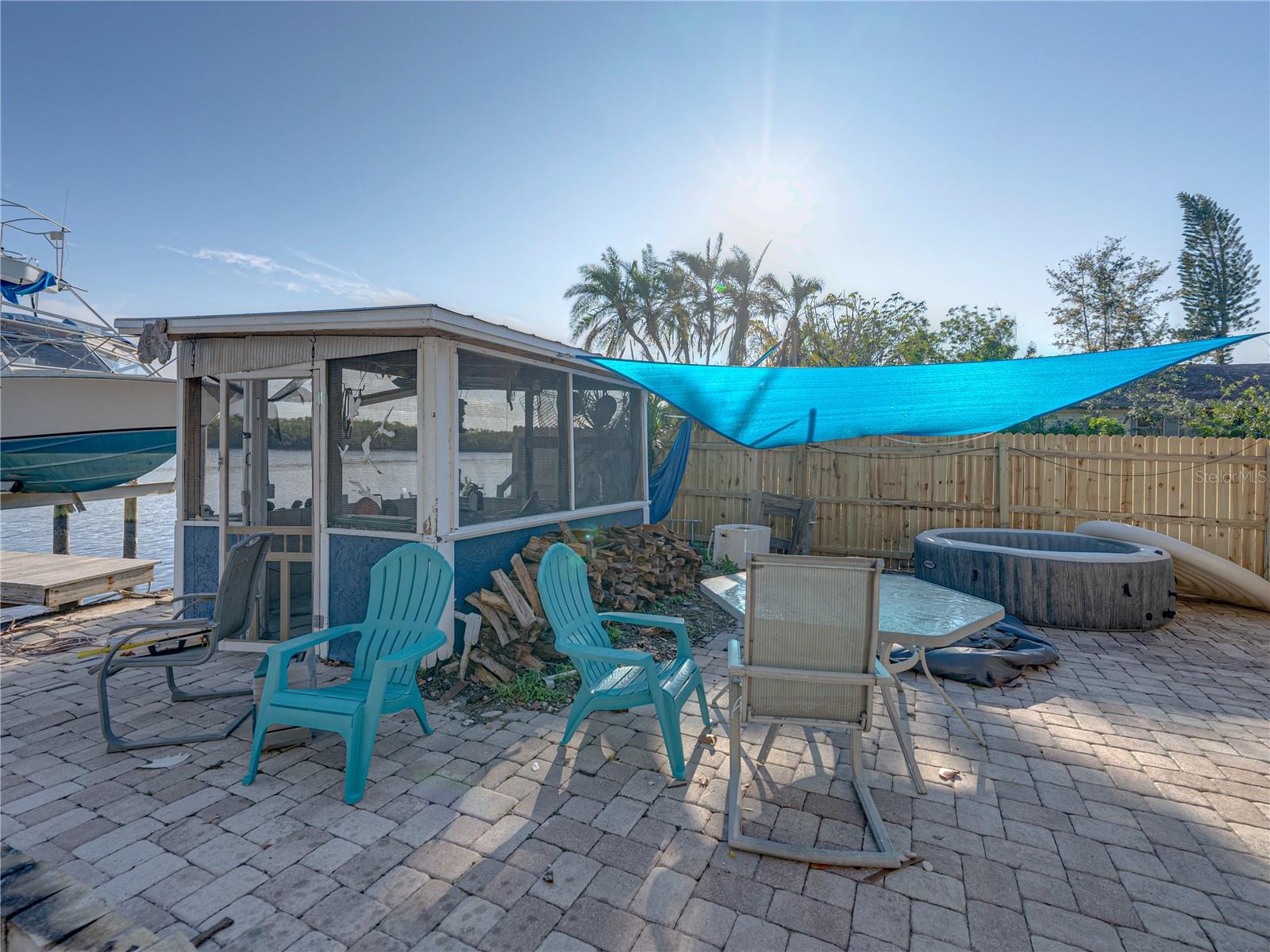 1422 BAYSHORE RD, RUSKIN, FL, 33570