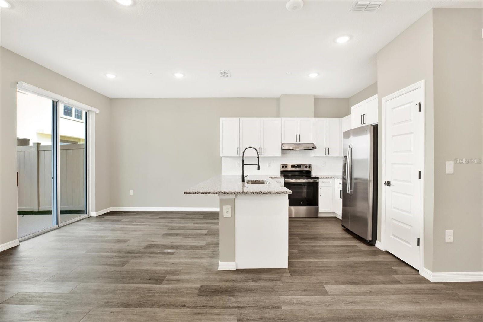 9900 CRESCENT RAY DR, WESLEY CHAPEL, FL, 33545