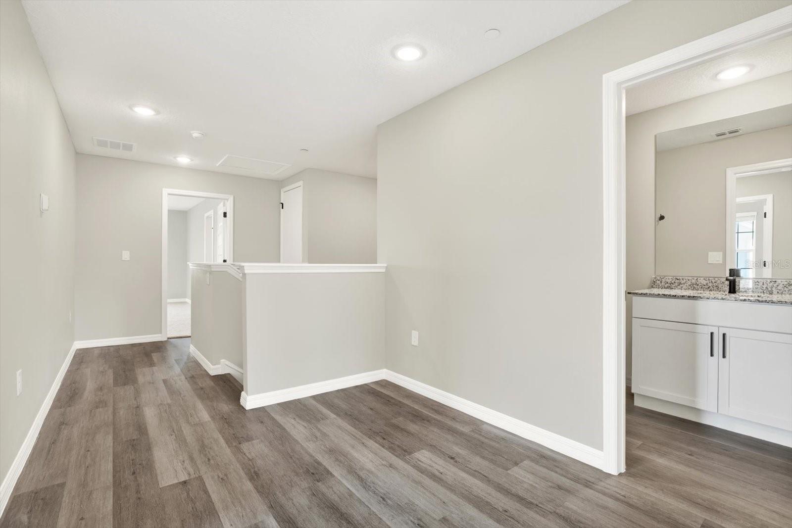 9900 CRESCENT RAY DR, WESLEY CHAPEL, FL, 33545