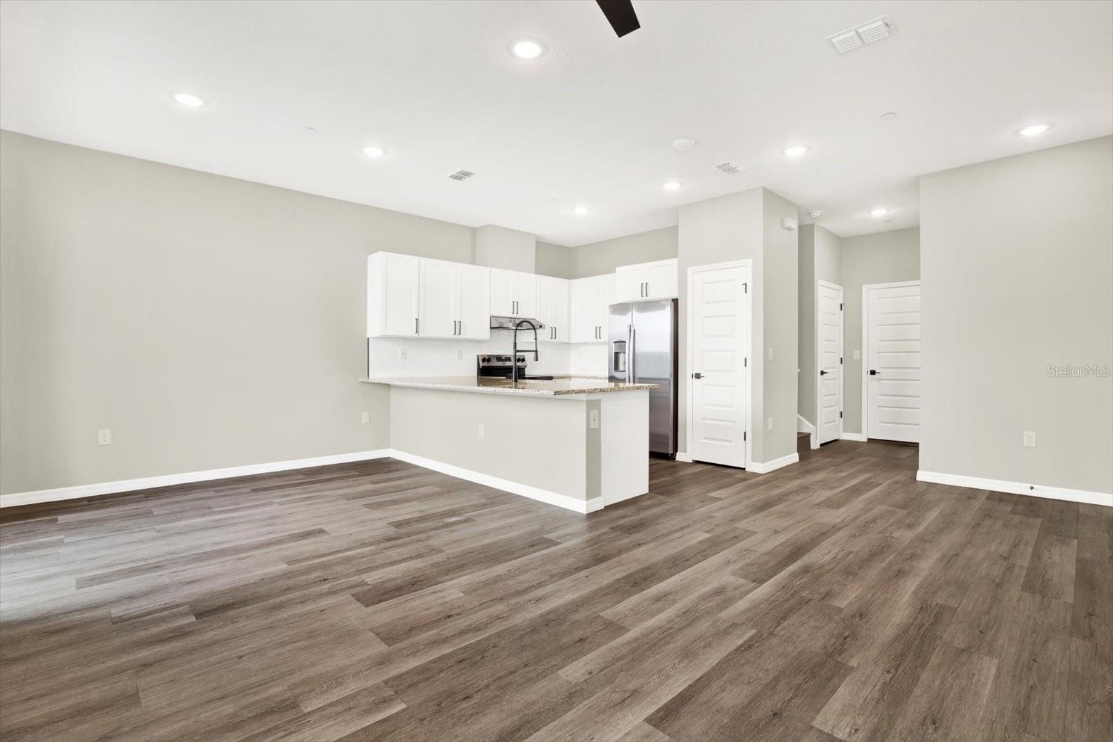 9900 CRESCENT RAY DR, WESLEY CHAPEL, FL, 33545