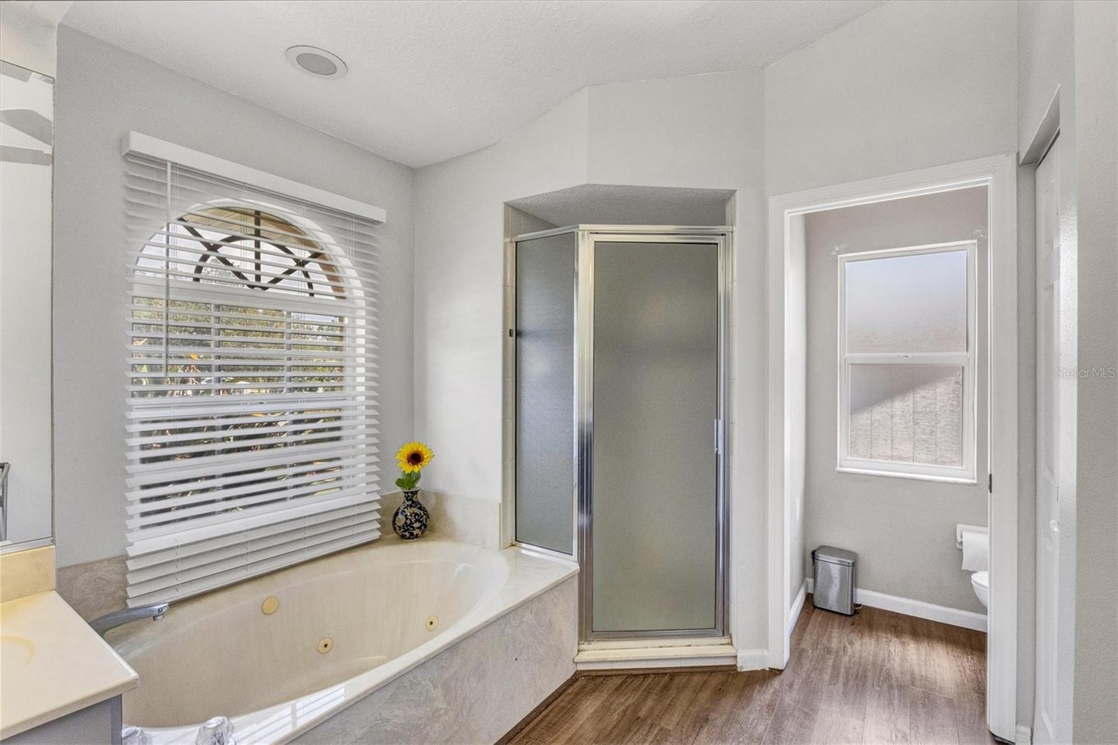 5857 CARRIAGE DR, SARASOTA, FL, 34243