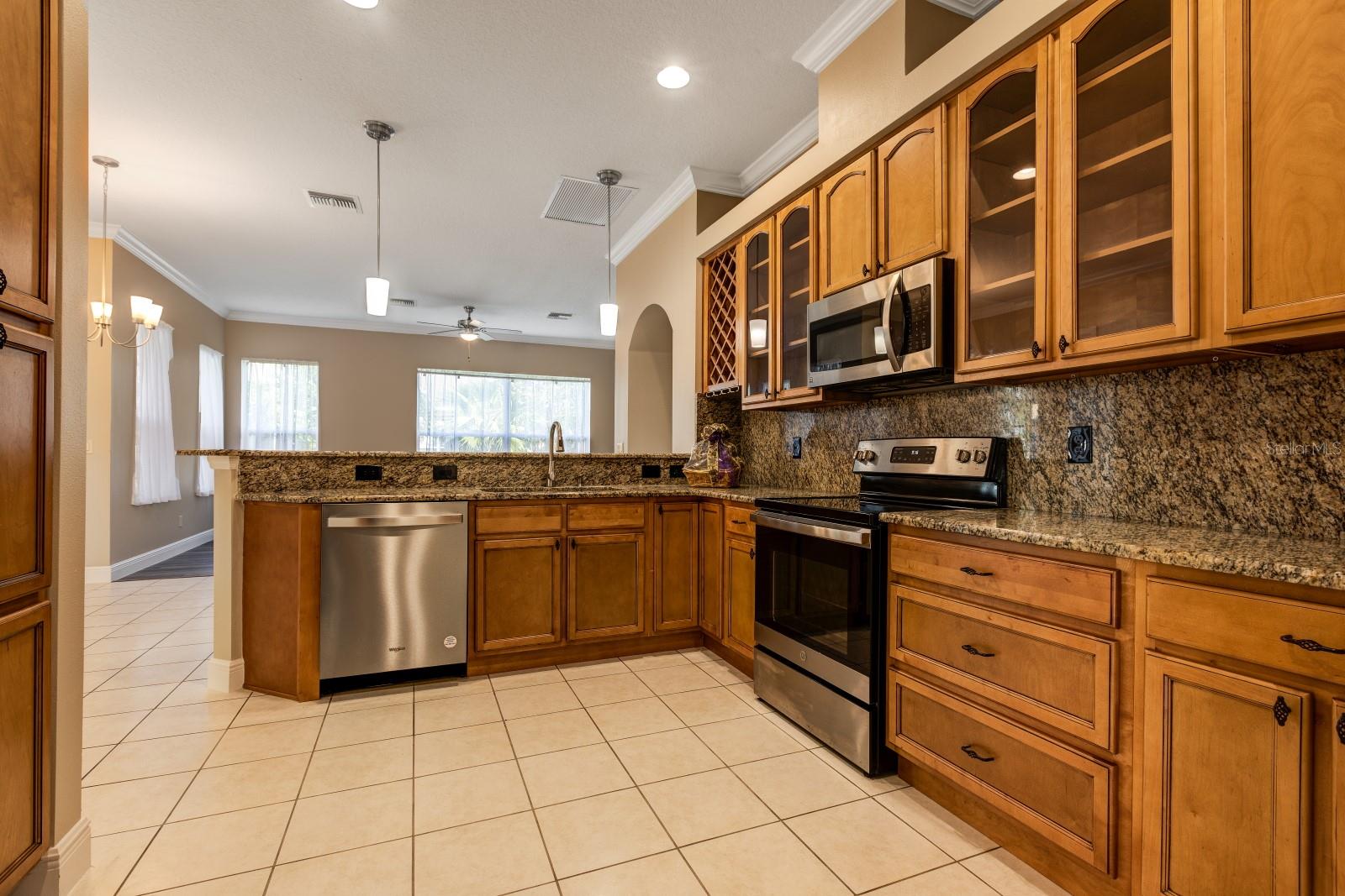 27303 GINGERBREAD PL, LEESBURG, FL, 34748