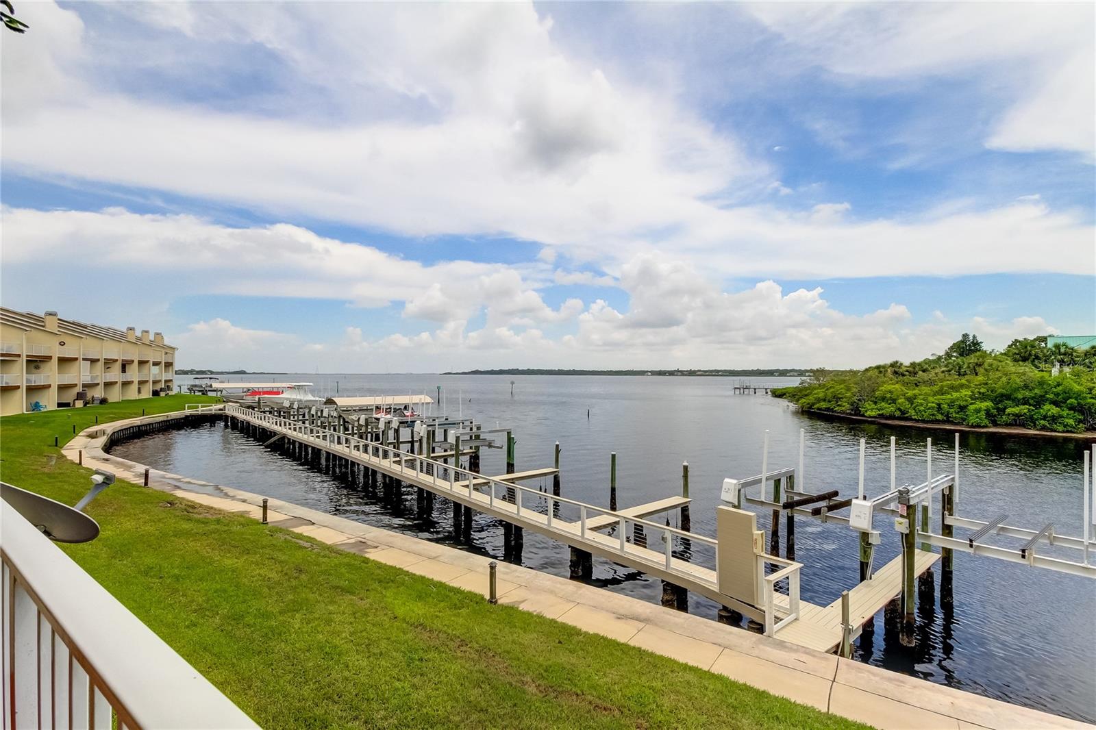 163 BRENT CIR, OLDSMAR, FL, 34677
