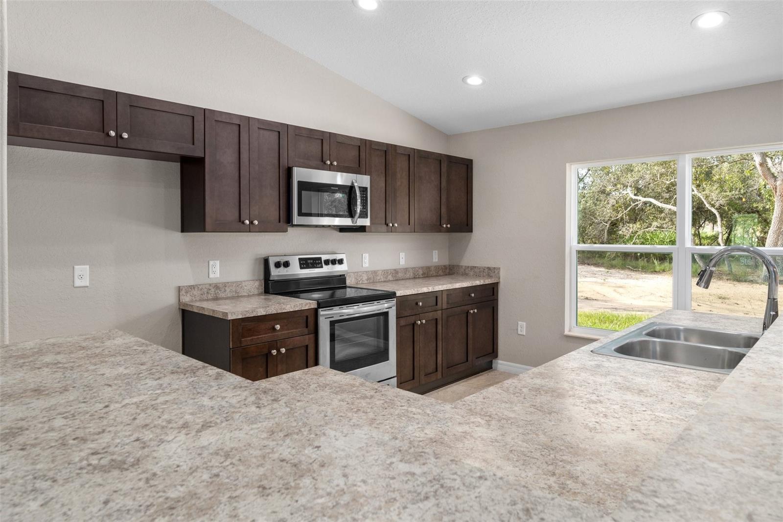 9255 N PINEVIEW WAY, CITRUS SPRINGS, FL, 34434