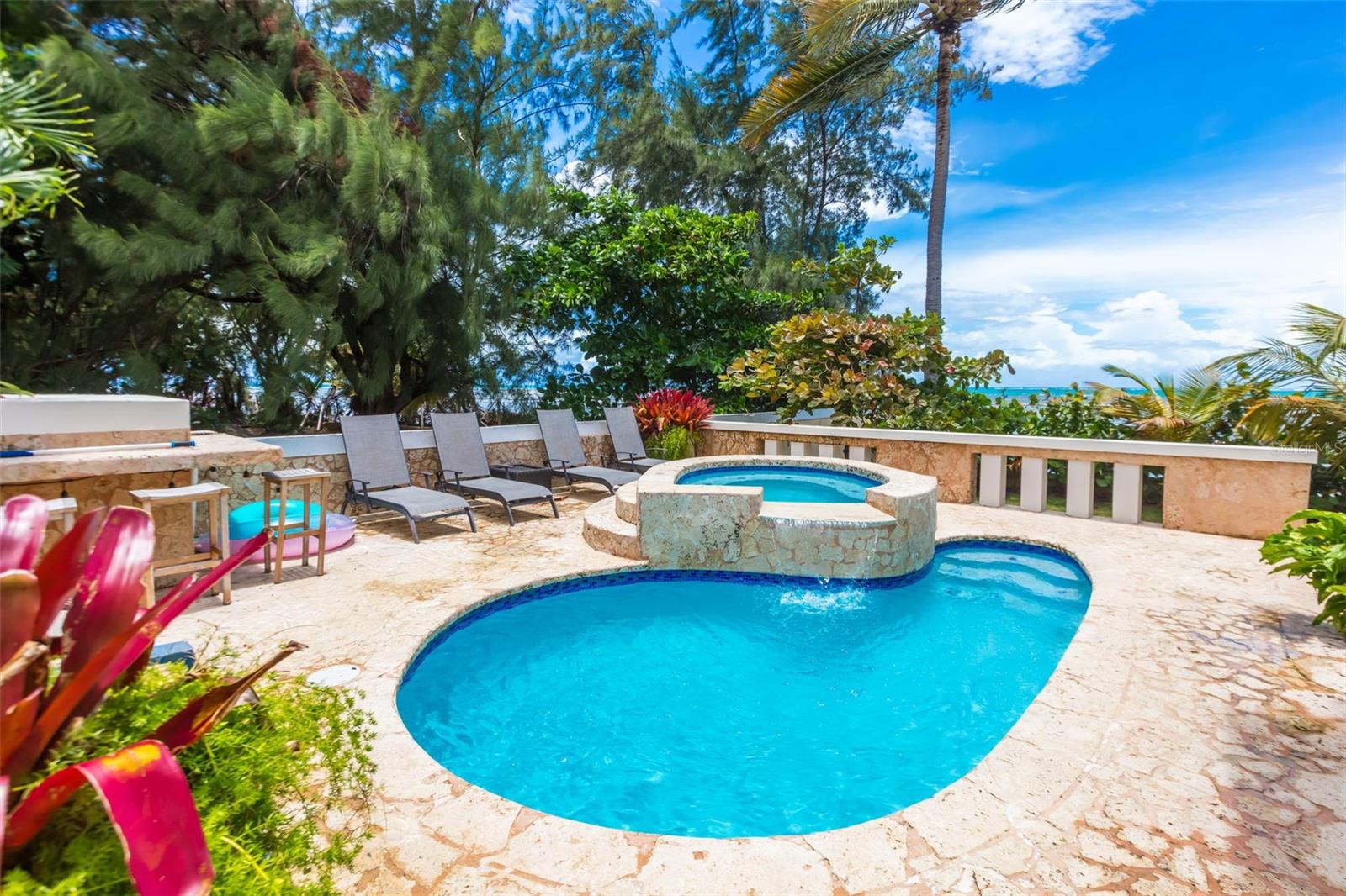 PR9108242 Property Photo