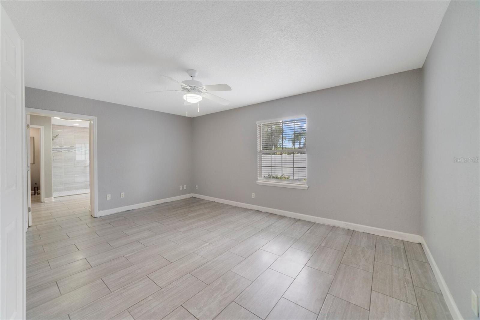 500 ANDERSON DR, TAVARES, FL, 32778