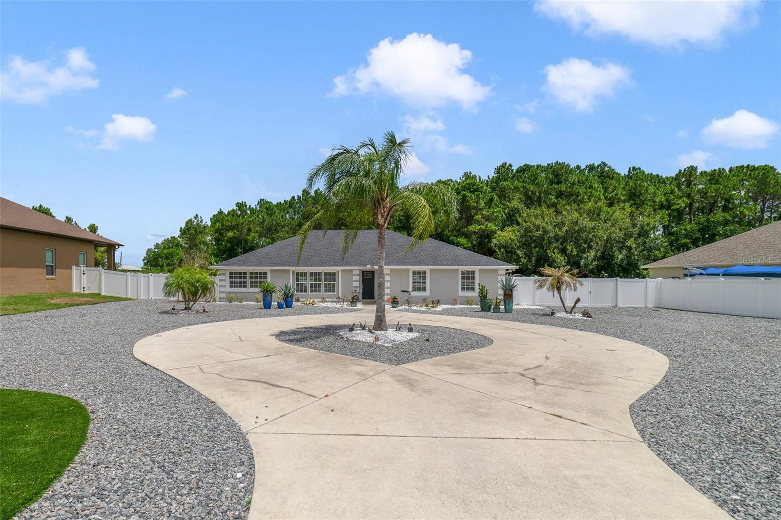 500 ANDERSON DR, TAVARES, FL, 32778