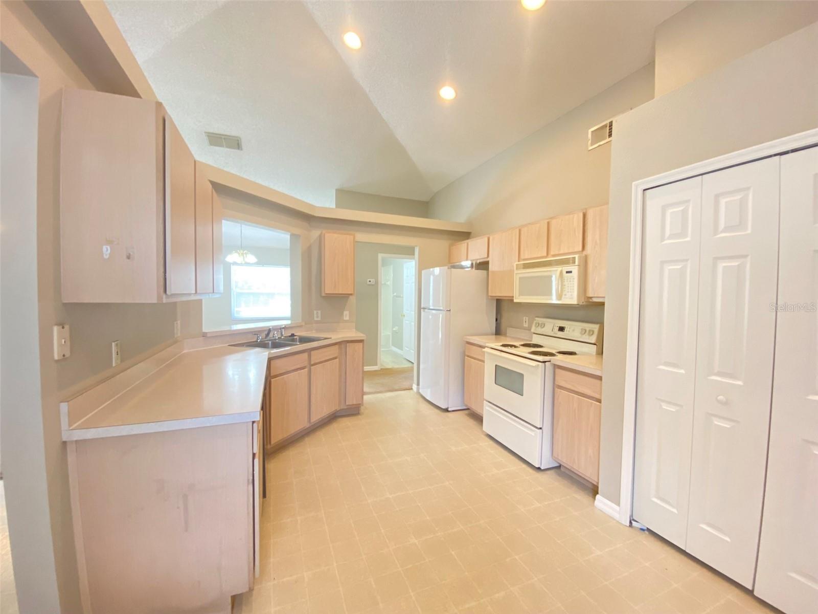 454 PINE CONE DR, DAVENPORT, FL, 33897