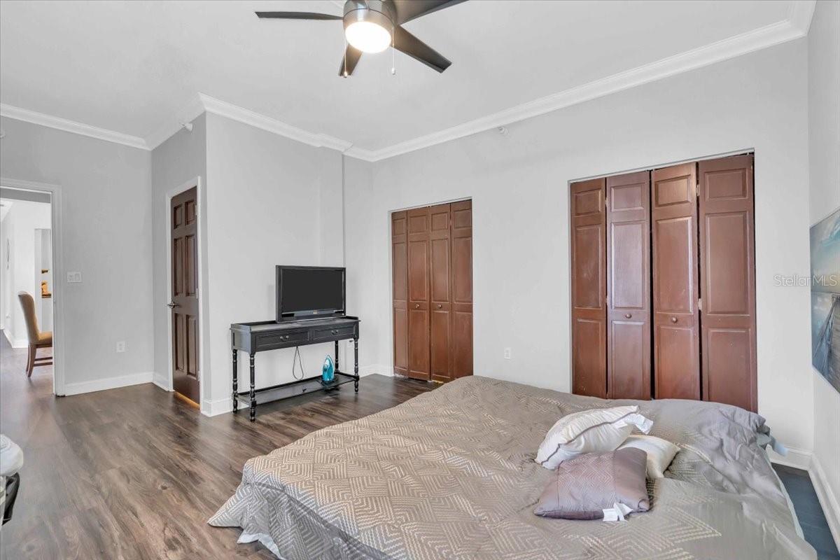 215 CENTRAL AVE #4F, ST PETERSBURG, FL, 33701