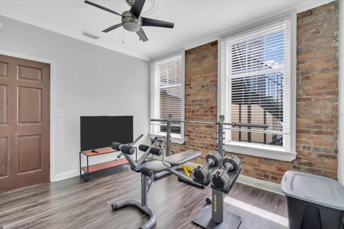 215 CENTRAL AVE #4F, ST PETERSBURG, FL, 33701