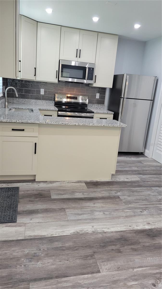 2728 GOODRICH AVE, SARASOTA, FL, 34234