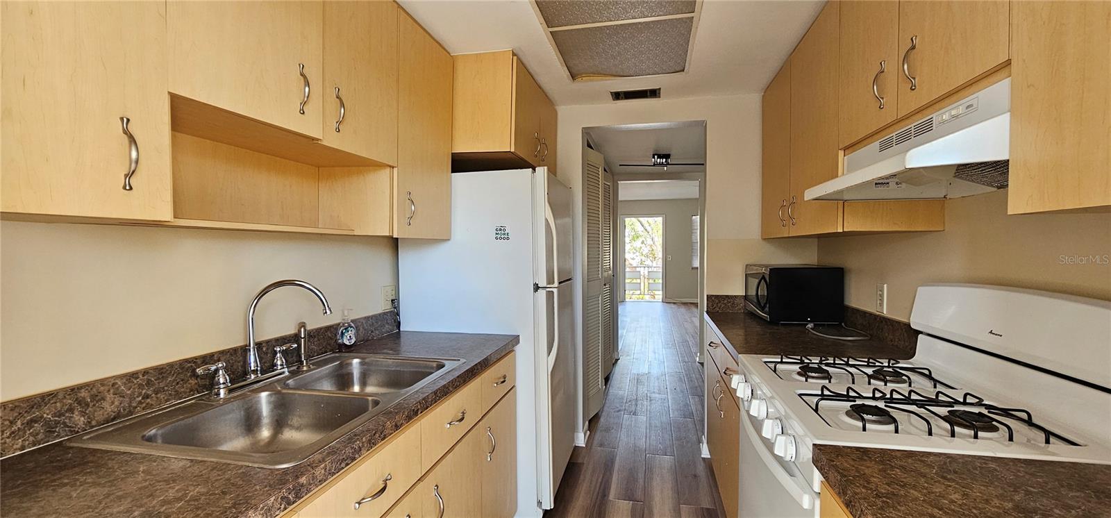 911 WASHINGTON AVE SW #211, LARGO, FL, 33770