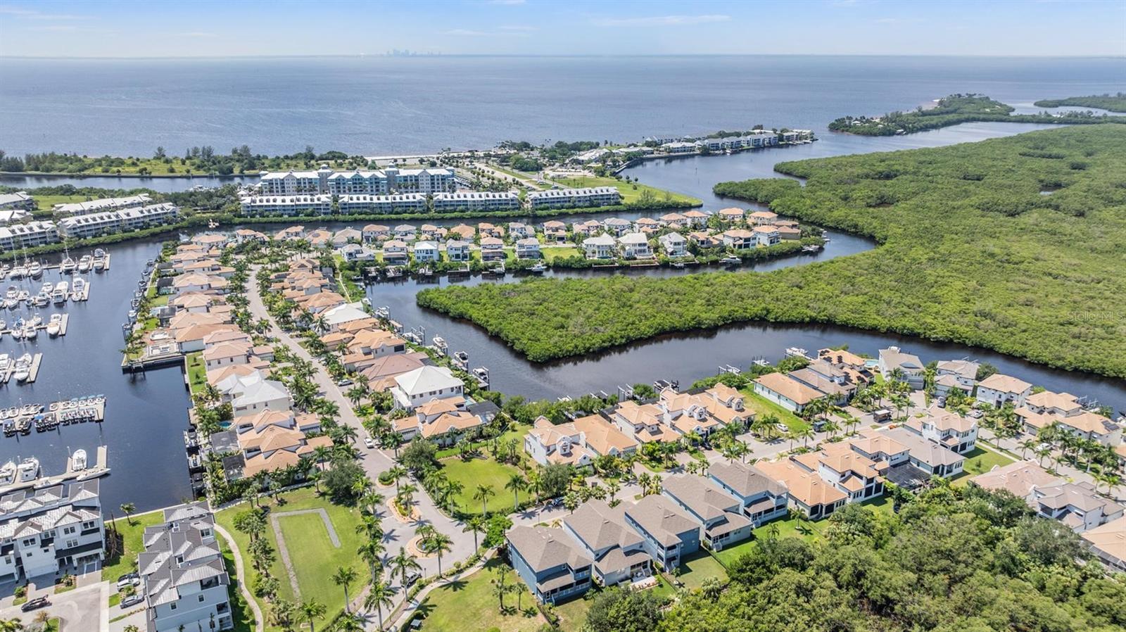 905 SEAGRAPE DR, RUSKIN, FL, 33570
