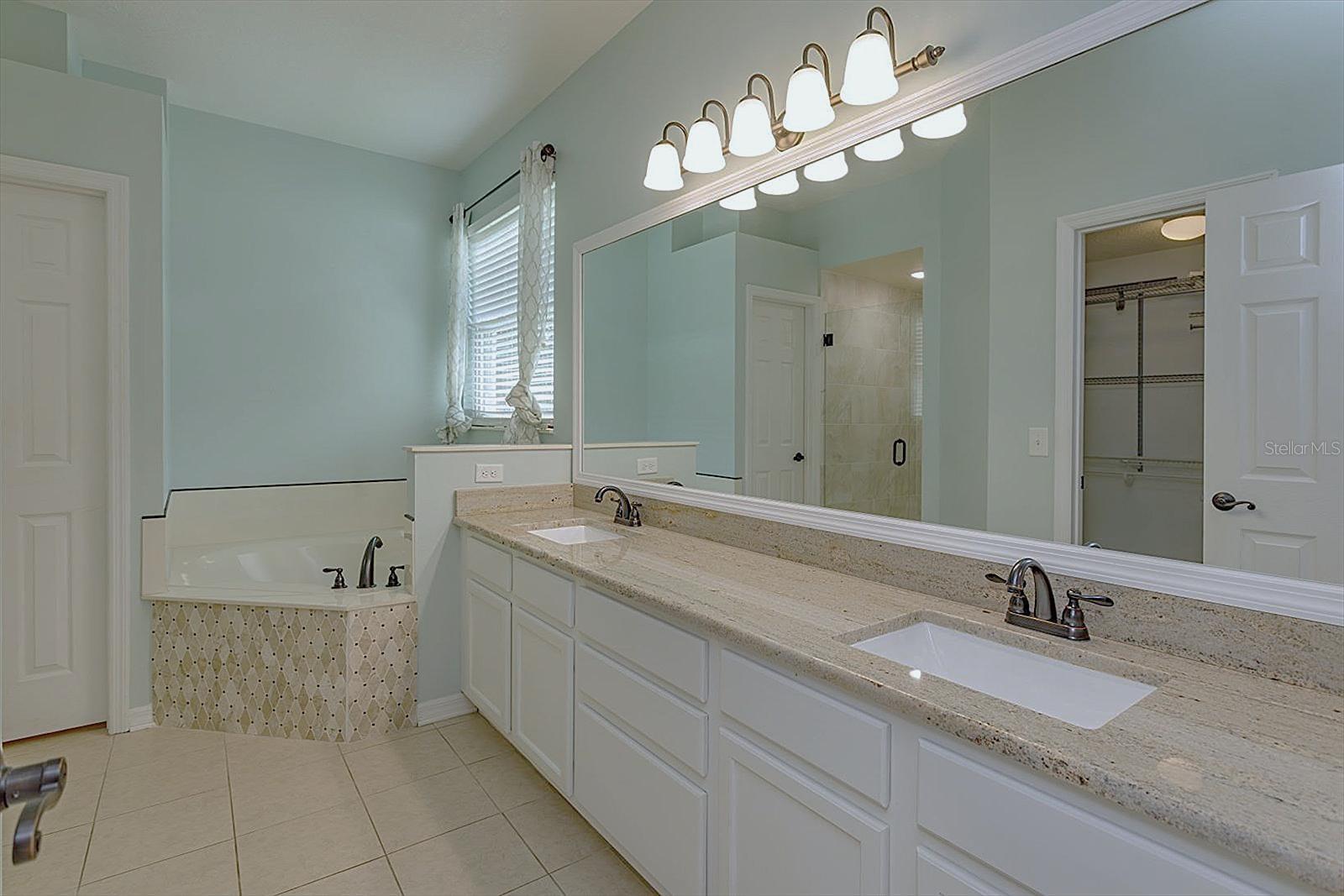 2356 WALES CT, OCOEE, FL, 34761