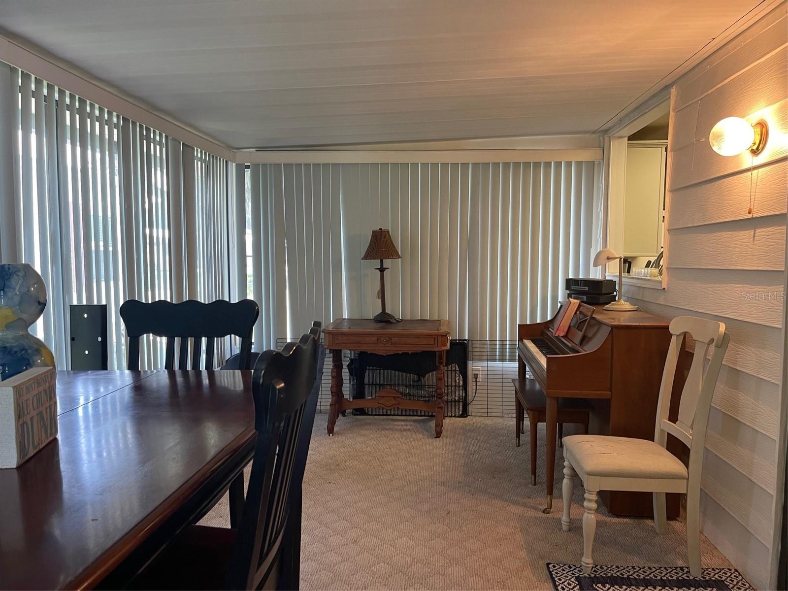 701 ROBIN LANE, WILDWOOD, FL, 34785