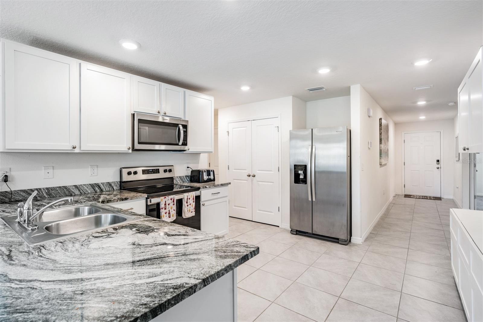 7864 BROAD POINTE DR, ZEPHYRHILLS, FL, 33540