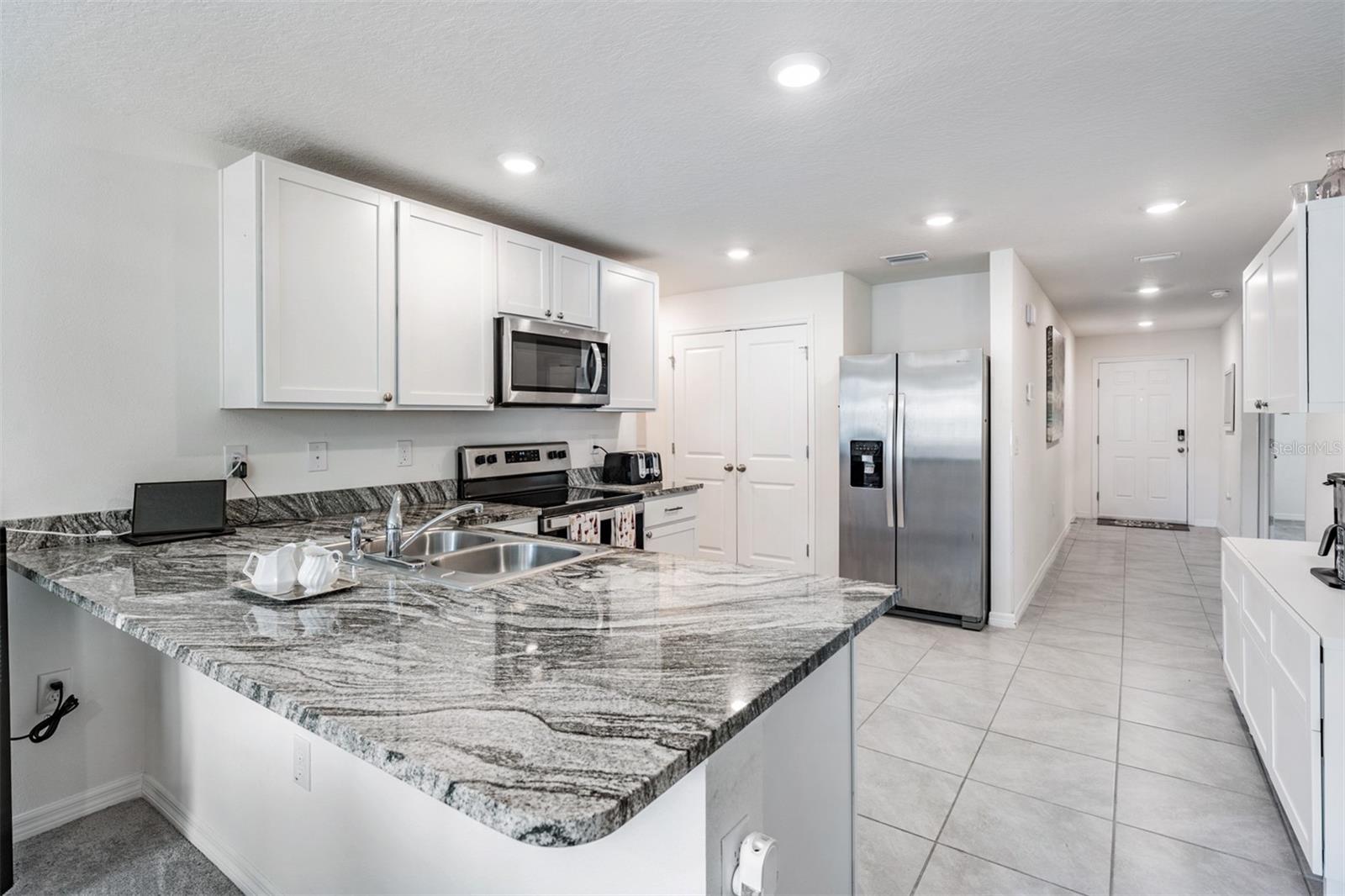 7864 BROAD POINTE DR, ZEPHYRHILLS, FL, 33540