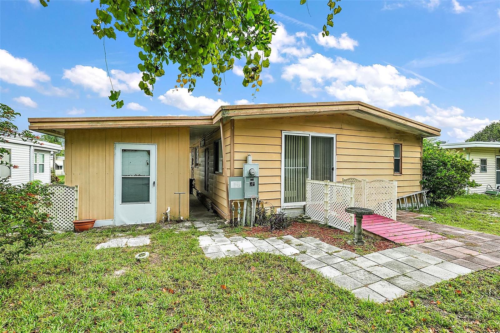 212 PARADISE S, LEESBURG, FL, 34788