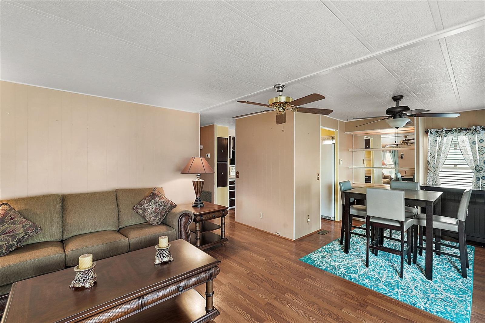 212 PARADISE S, LEESBURG, FL, 34788