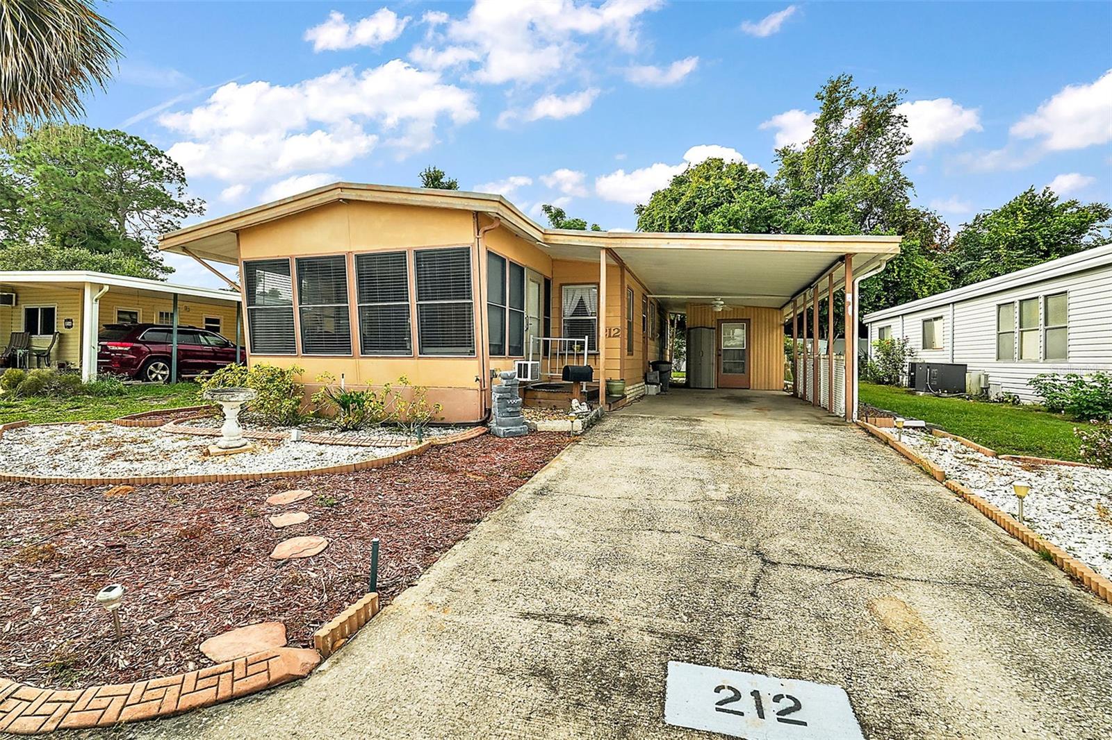 212 PARADISE S, LEESBURG, FL, 34788