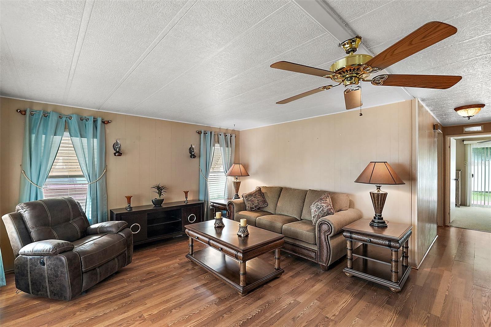 212 PARADISE S, LEESBURG, FL, 34788