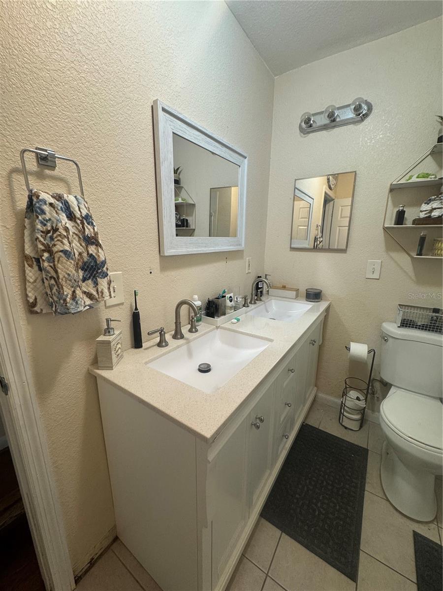 T3549558