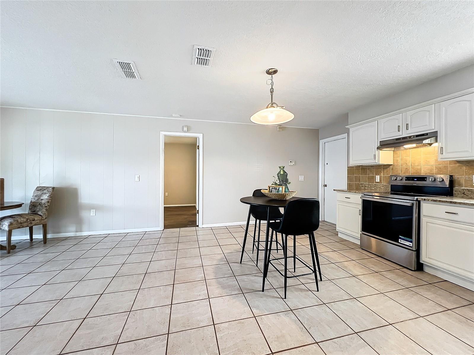 616 SWALLOW DR, CASSELBERRY, FL, 32707