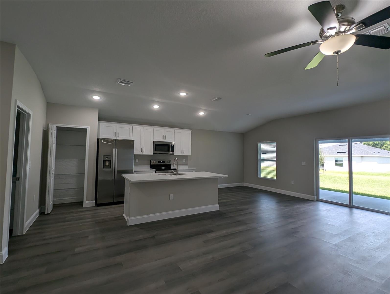 1209 VANDERWAY LN, LADY LAKE, FL, 32159