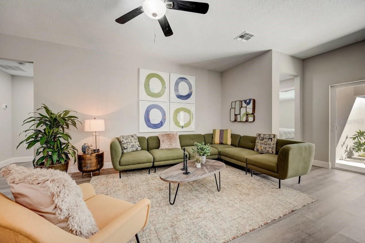1209 VANDERWAY LN, LADY LAKE, FL, 32159